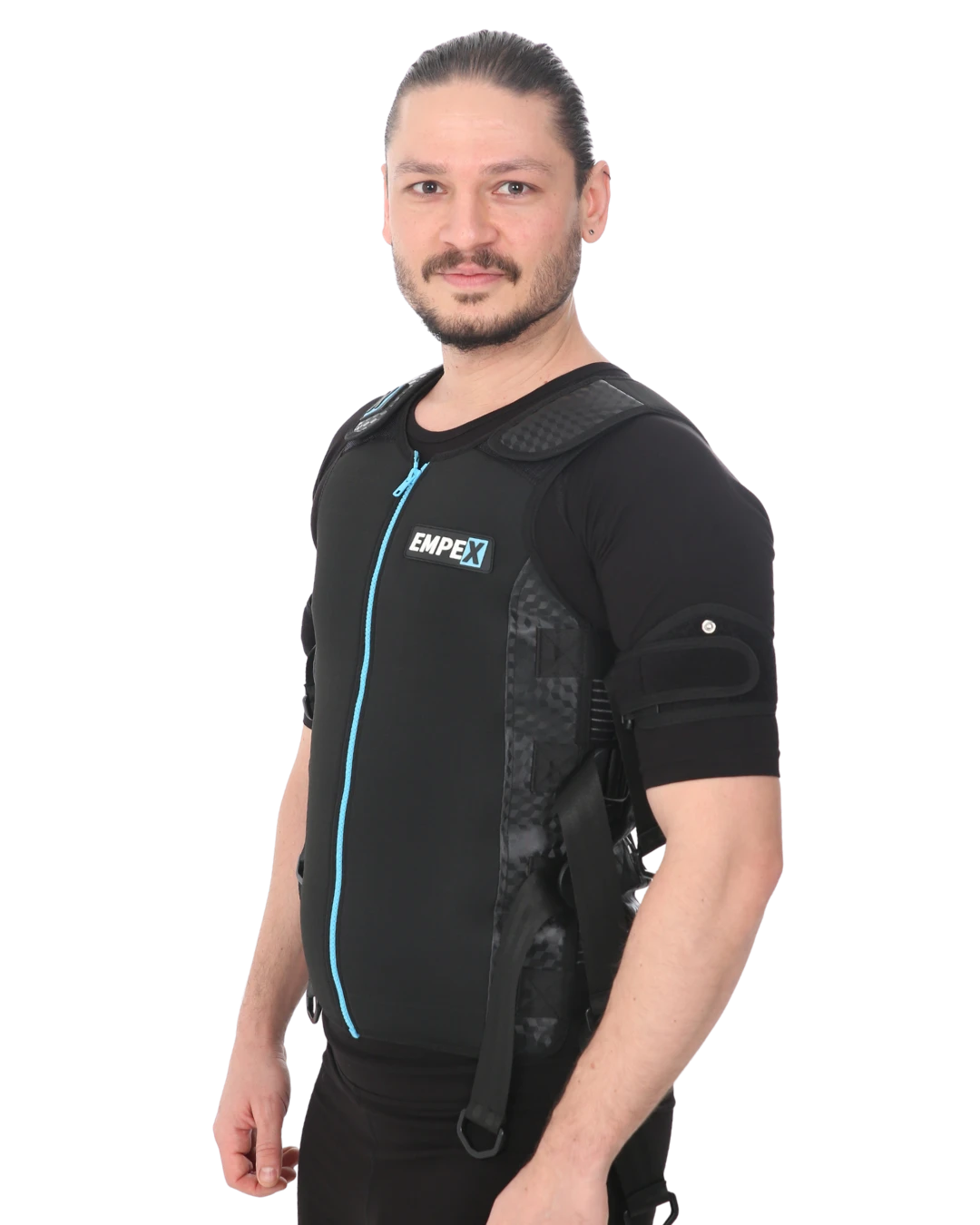 Empex EMS yeleği giymiş sporcu